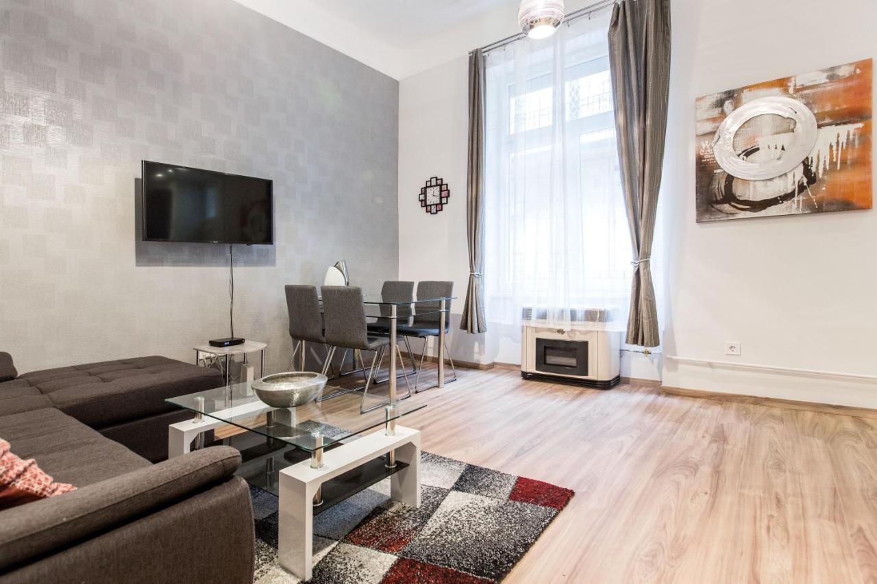Quiet Nest In The Bustling Centre Of Budapest Exteriör bild