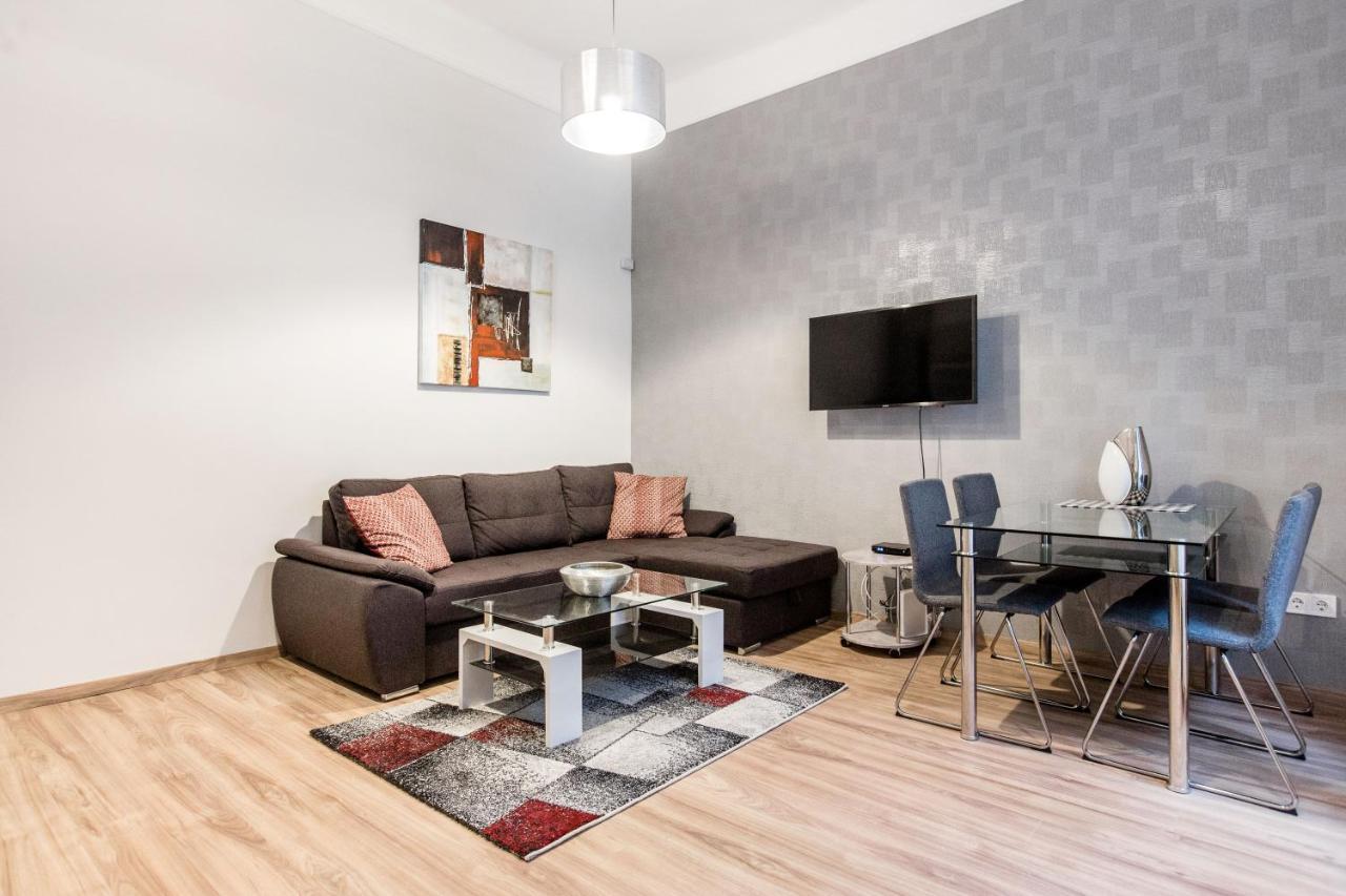 Quiet Nest In The Bustling Centre Of Budapest Exteriör bild