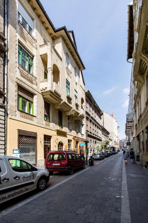 Quiet Nest In The Bustling Centre Of Budapest Exteriör bild