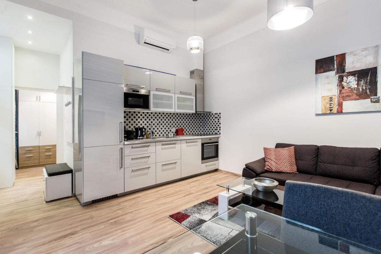Quiet Nest In The Bustling Centre Of Budapest Exteriör bild